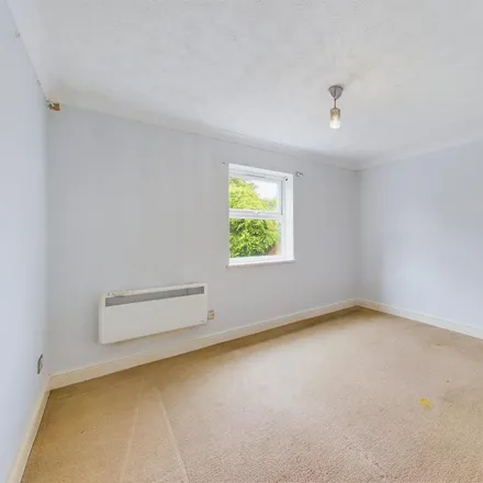 Image 5 - Malmers Well Road, High Wycombe, HP13 6NF, United Kingdom - Apartment for rent