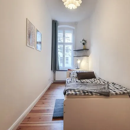 Rent this 2 bed room on Weichselstraße 58 in 12045 Berlin, Germany