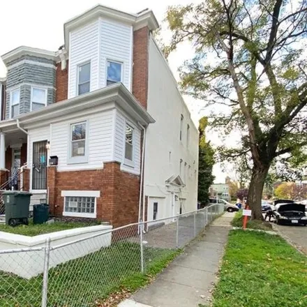 Image 2 - 2118 North Rosedale Street, Baltimore, MD 21216, USA - House for sale