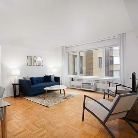 Image 1 - 601 East 81st Street, New York, NY 10028, USA - Apartment for sale