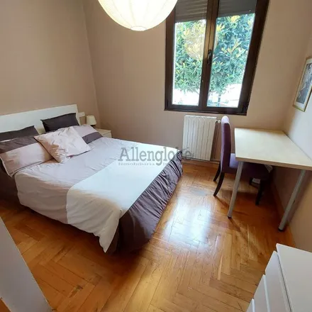 Rent this 4 bed apartment on Avenida de Torrelavega in 40, 33010 Oviedo