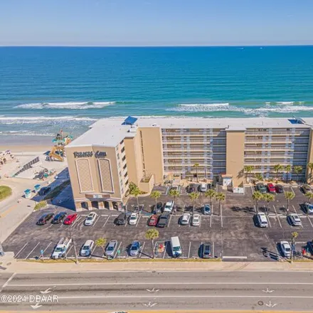 Buy this studio condo on 3501 South Atlantic Avenue in Daytona Beach Shores, Volusia County