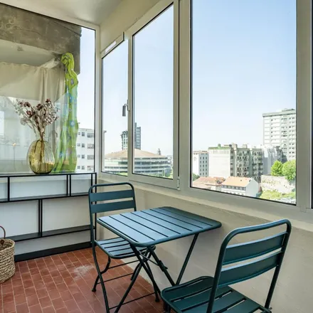 Rent this 1 bed apartment on Meidin Pizza in Rua de Santa Catarina 949, 4000-263 Porto