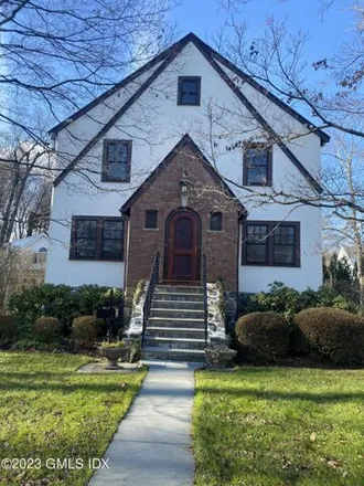 Rent this 3 bed house on 19 Salem Street in Cos Cob, Greenwich
