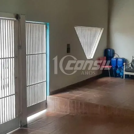 Buy this 5 bed house on Rua Marechal Deodoro da Fonseca in Boqueirão, Tatuí - SP