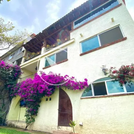 Buy this 3 bed house on Calle Lomas Verdes Oriente in Lomas de Tzompantle, 62130 Cuernavaca