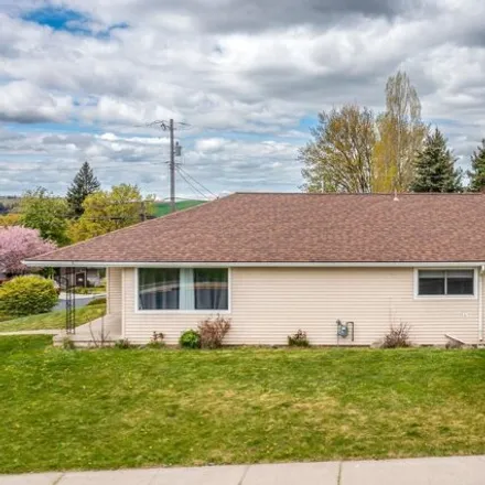 Buy this 3 bed house on 514 Northwest Darrow Street in Pullman, WA 99163