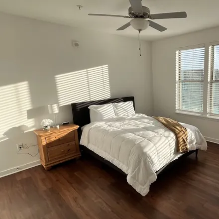 Rent this 2 bed apartment on Memphis