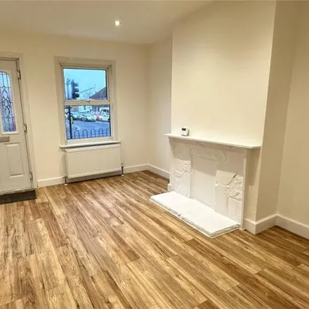 Image 7 - St Mary's Court, Victoria Avenue, Southend-on-Sea, SS2 6NA, United Kingdom - Townhouse for sale