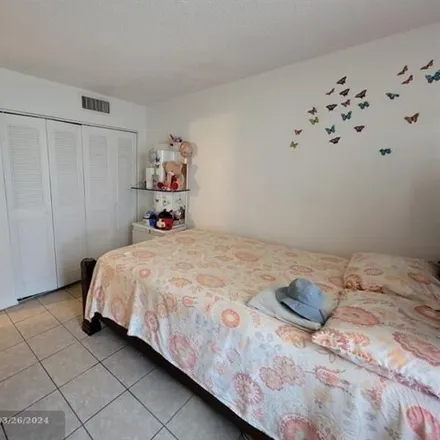 Image 9 - 4800 NW 24th Ct Apt D220, Lauderdale Lakes, Florida, 33313 - Condo for sale