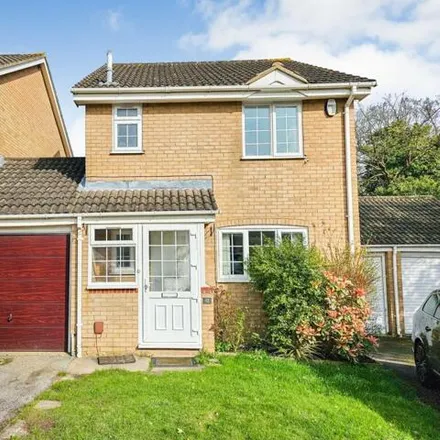 Buy this 3 bed house on 12 Fakenham Close in Reading, RG6 4AB