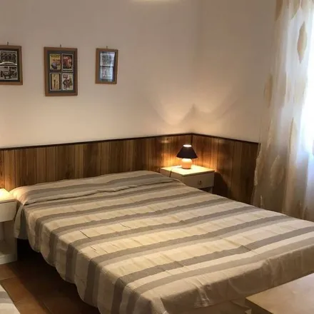 Rent this 2 bed house on Sirmione in Via Costantino il Grande, 25019 Desenzano del Garda BS