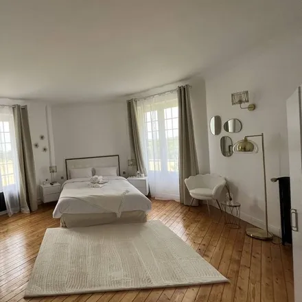 Rent this 7 bed house on 77470 Montceaux-lès-Meaux