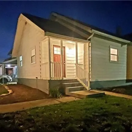Buy this 3 bed house on 402 Shafor Street in Upper Arlington, Middletown