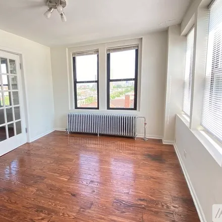 Rent this 3 bed apartment on 3933 N Clarendon Ave