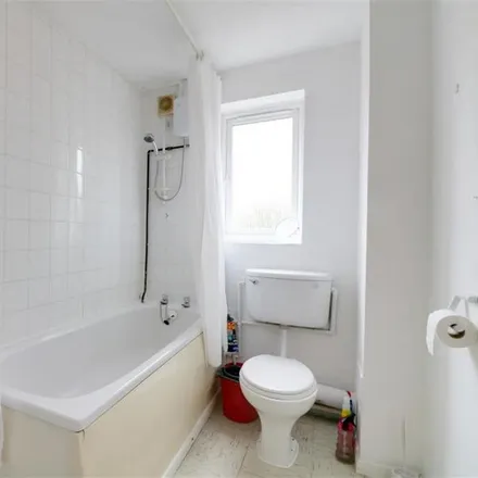 Image 5 - 212 Westferry Road, Millwall, London, E14 3RT, United Kingdom - Apartment for rent