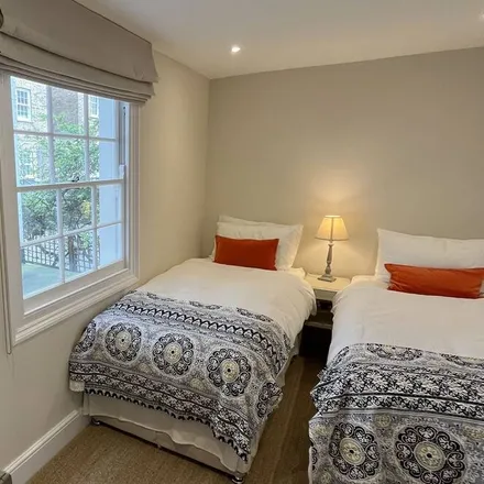 Rent this 2 bed apartment on London in SW1V 2DX, United Kingdom