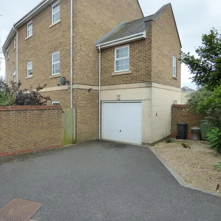 Image 4 - Buscot Close, Swindon, SN25 2EN, United Kingdom - House for rent