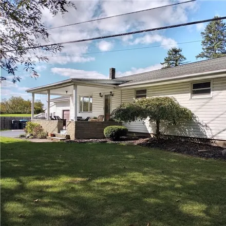 Buy this 4 bed house on 2598 County Road 25 in Phelps, NY 14432