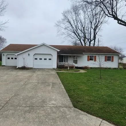 Buy this 3 bed house on 1353 Woodrow Avenue in Bucyrus, OH 44820