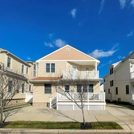 Rent this 4 bed house on 51 South Kenyon Avenue in Margate City, Atlantic County