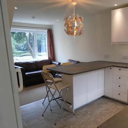 Rent this 5 bed townhouse on Leahurst Crescent in Harborne, B17 0LG