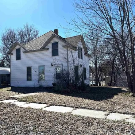 Buy this 3 bed house on 319 West Kiowa Street in Wauneta, Chase County