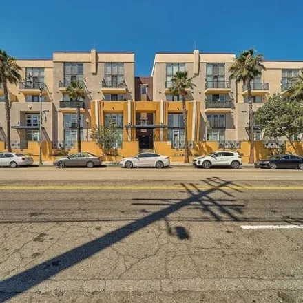 Buy this 2 bed condo on Lincoln/Cypress in Golden State Freeway, Los Angeles