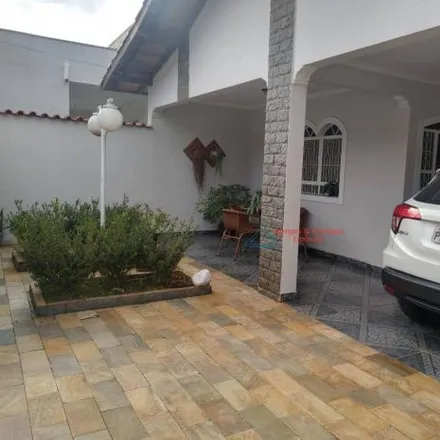 Buy this 3 bed house on Avenida México in Varginha - MG, 37014-400