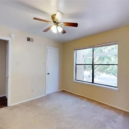 Image 7 - 323 Manuel Drive, College Station, TX 77840, USA - Apartment for rent
