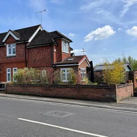 Buy this 2 bed house on Guildford Road in Worplesdon, GU3 3PW