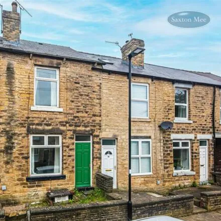 Buy this 3 bed townhouse on Eyam Road in Sheffield, S10 1UT