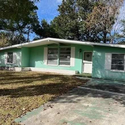 Buy this 2 bed house on 2922 Monroe Street West in Inverness, Citrus County