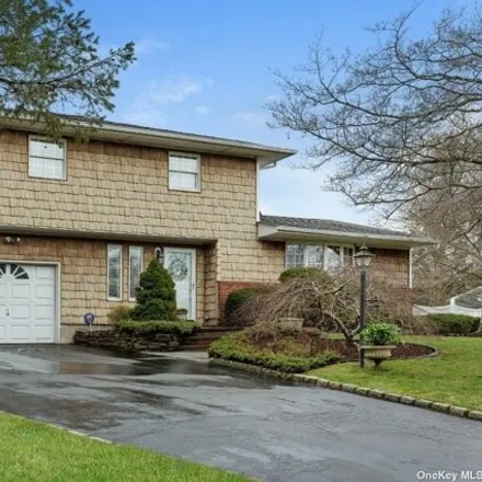 Buy this 4 bed house on 6 Oakside Road in Smithtown, NY 11787