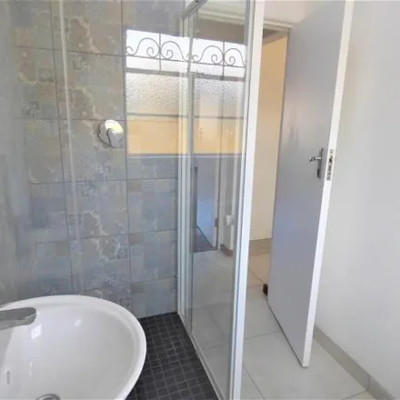 Image 7 - Reddam House Atlantic Seaboard, Cavalcade Road, Cape Town Ward 115, Cape Town, 8005, South Africa - Apartment for rent