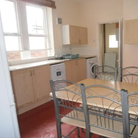 Rent this 7 bed townhouse on 8 Kimberley Gardens in Newcastle upon Tyne, NE2 1HJ