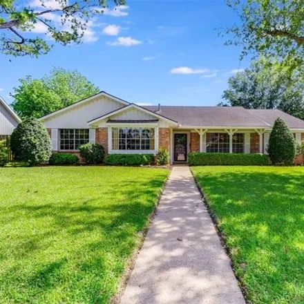 Buy this 3 bed house on 2216 South Palm Court in Pasadena, TX 77502