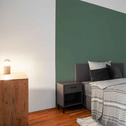 Rent this 5 bed room on Leipziger Straße 44 in 60487 Frankfurt, Germany