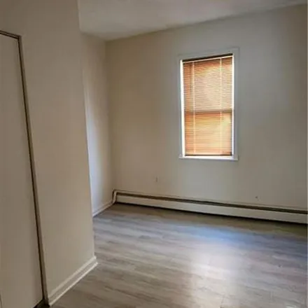 Rent this 3 bed apartment on 304 Bellevue Street in Hartford, CT 06120