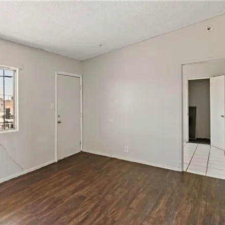 Image 7 - 92nd & Compton, East 92nd Street, Los Angeles, CA 90002, USA - House for sale