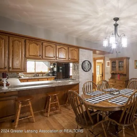 Image 5 - 5784 South Forest Hill Road, Riley Township, Bengal Township, MI 48879, USA - House for sale