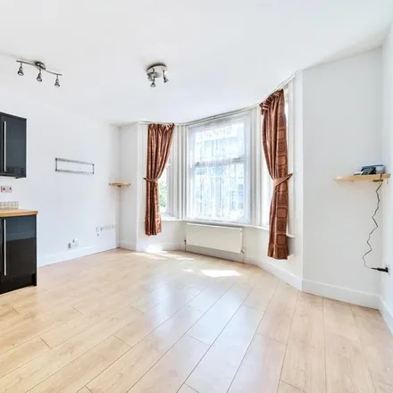 Rent this 1 bed apartment on Lyndhurst Road Tattoo in Lyndhurst Road, Worthing
