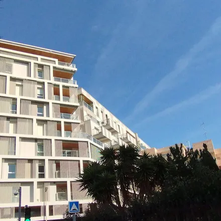 Image 7 - Préfecture des Bouches-du-Rhône (site Peytral), Rue Sylvabelle Robert de Vernejoul, 13006 Marseille, France - Apartment for rent