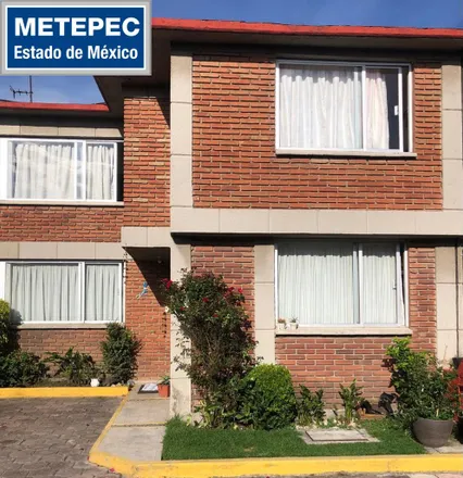 Buy this studio apartment on Calle Pedro Ascencio 194 in San Salvador Tizatlalli, 52140 Metepec