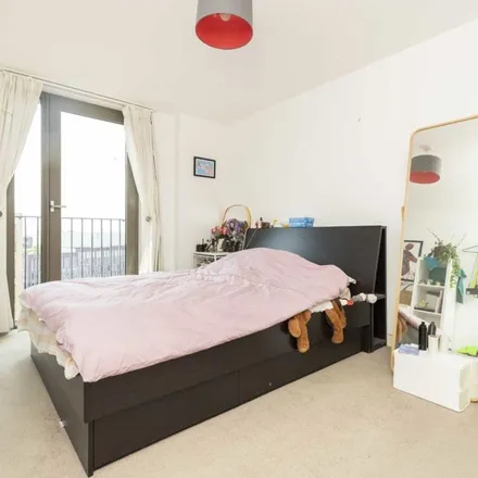Rent this 1 bed apartment on Roseberry Mansions in 1 Tapper Walk, London