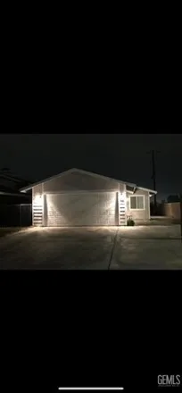 Buy this 3 bed house on 5485 South H Street in Bakersfield, CA 93304