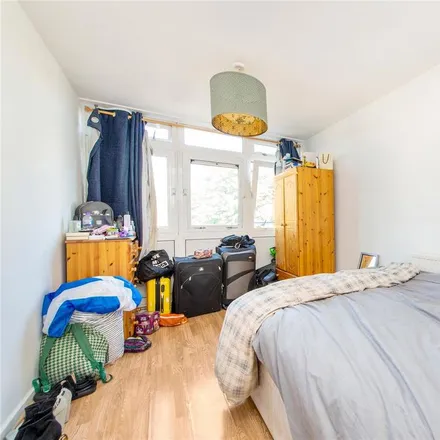 Image 9 - Norton House, Cannon Street Road, St. George in the East, London, E1 2BF, United Kingdom - Apartment for rent