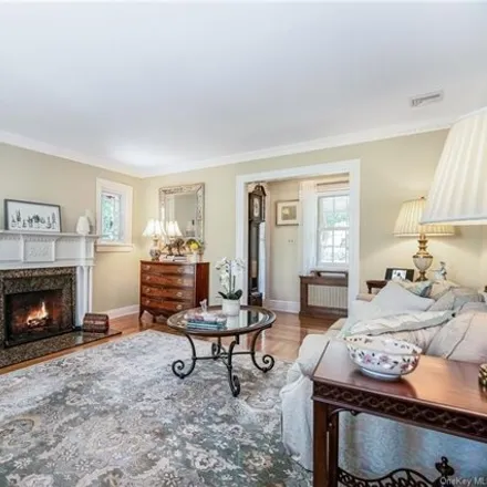 Image 4 - 30 Downer Ave, Scarsdale, New York, 10583 - House for sale