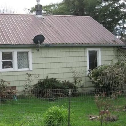 Buy this 2 bed house on 1810 Pine Street in Myrtle Point, Coos County