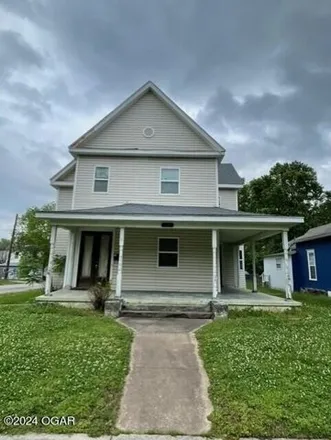 Rent this 2 bed house on 380 West B Street in Joplin, MO 64801